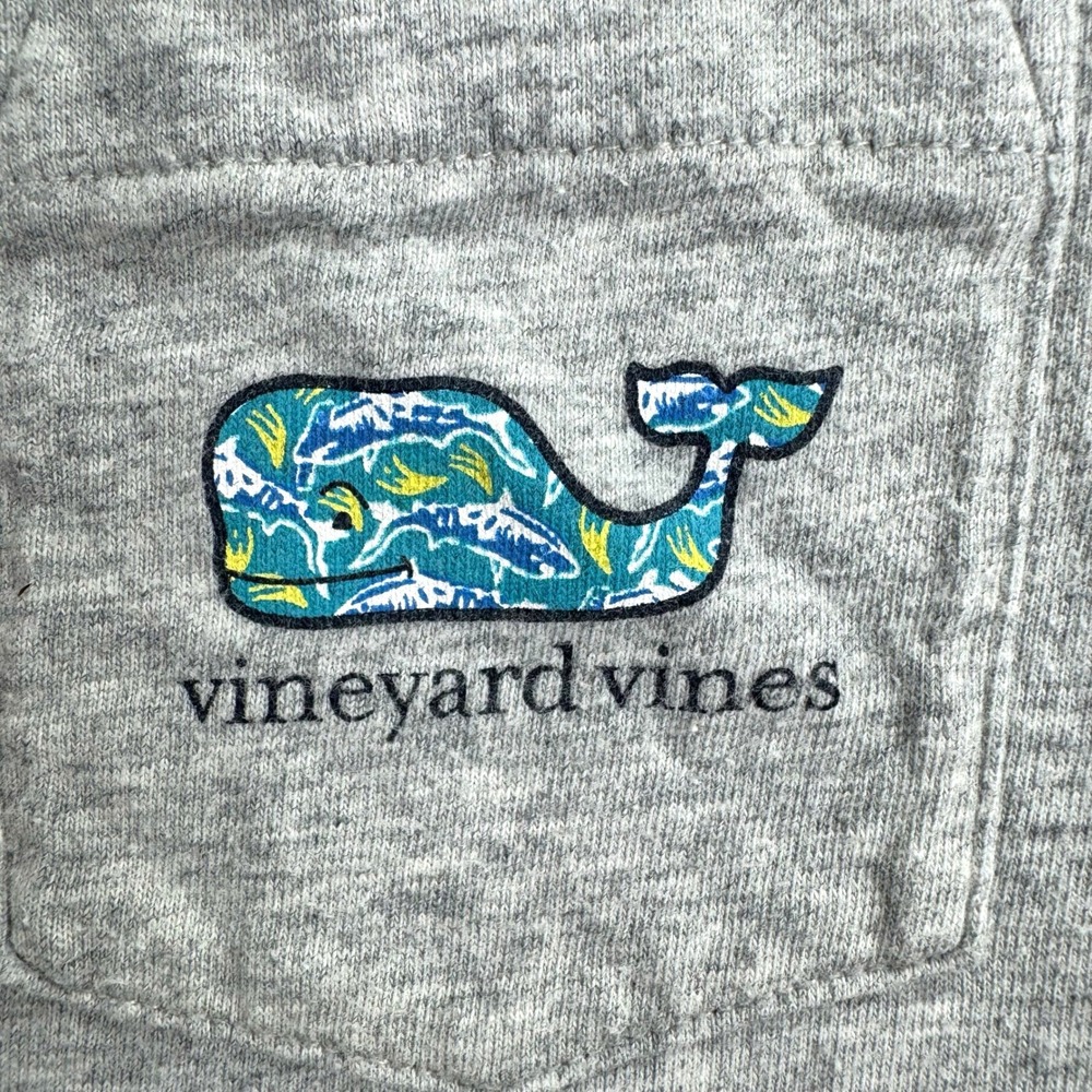 Vineyard Vines Boys Gray Shark Print Whale Logo Pocket T-Shirt Size M 12-14 - Picture 4 of 4